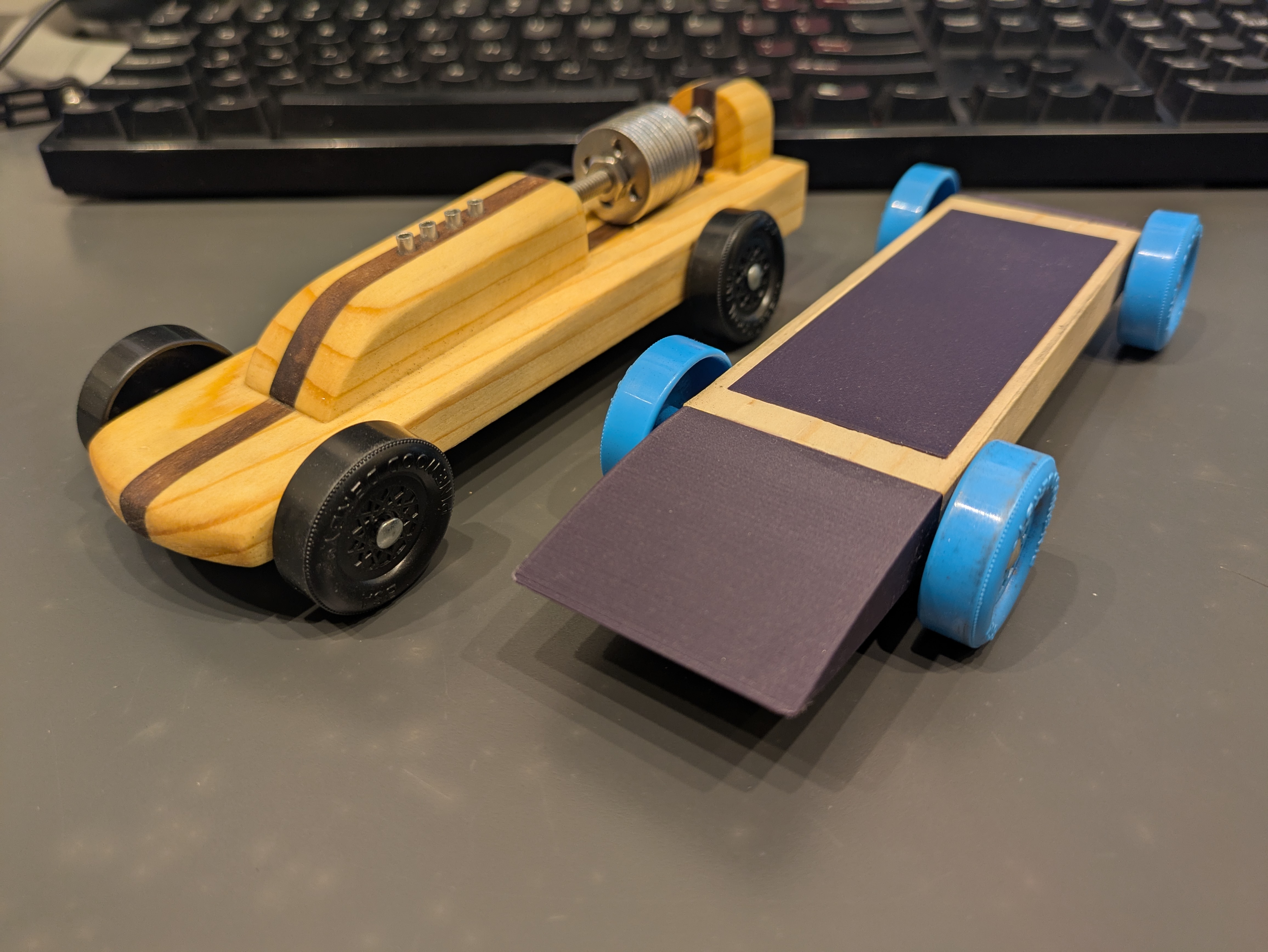 Last year’s model was all strictly wood but with an innovative but ultimately only moderately successful weight system on a threaded rod.