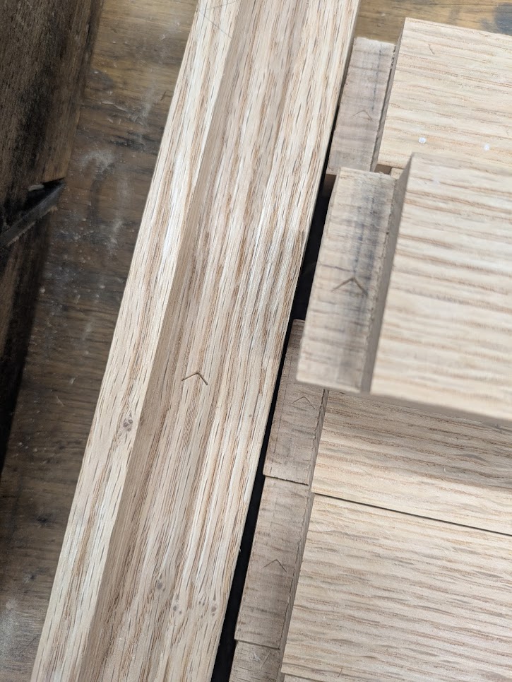 An image of the witness marks on the ends of my table top and how they line up with the breadboard end.